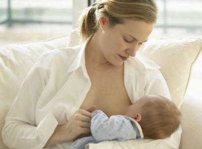 Amamentação pode reduzir até 37% do risco de asma em bebês